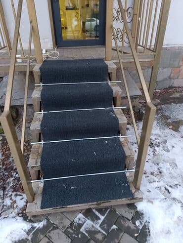 шкаф и комод с зеркалом: Искусственная трава и напольные покрытия в размеры 0.80см — 26