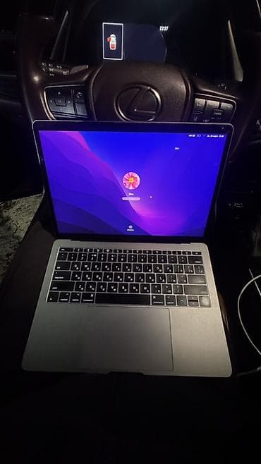 MacBook Pro 13" (2018, два порта Thunderbolt 3) - Дисплей: 13 дюймов