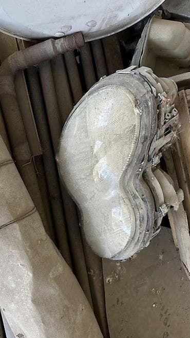 Фара w203 правая корпус сломан