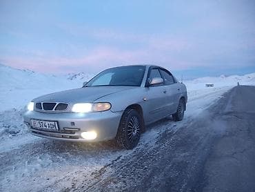 Daewoo Nubira: 1998 г., 2 л, Механика, Бензин, Лифтбек