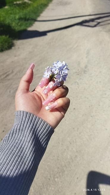 обувь школьная: Нежный маникюр с удлинённой квадратной формой ногтей в — 3