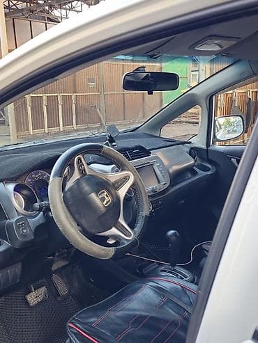 буфер авто: Honda Fit: 2010 г., Автомат, Бензин, Хэтчбэк — 8