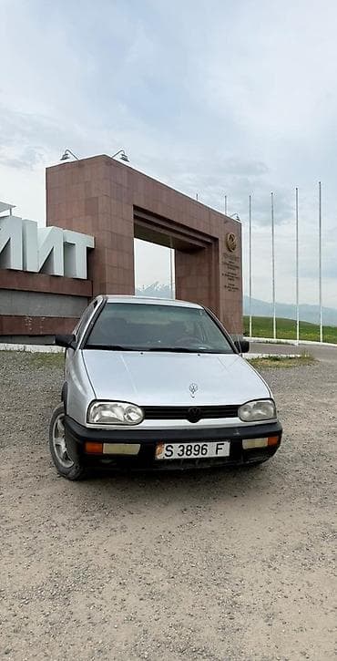 голыф 2: Volkswagen Golf: 1992 г., Механика, Хэтчбэк — 2