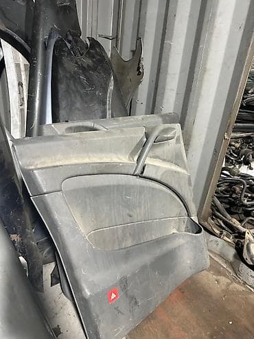 волво бутка: Viano 639 
Vito 639
Передние обшивки привозные из Германии — 1