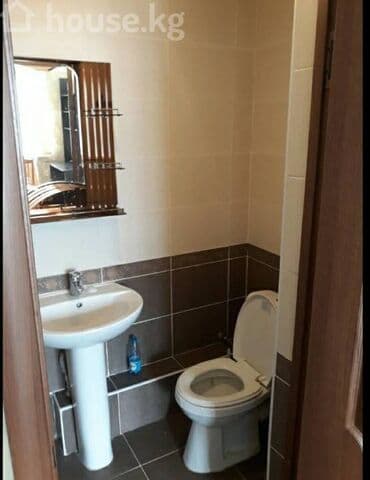 однокомнатная квартира долгосрочно: 3 бөлмө, Менчик ээси, Чогуу жашоосу жок, Толугу менен эмереги бар — 2