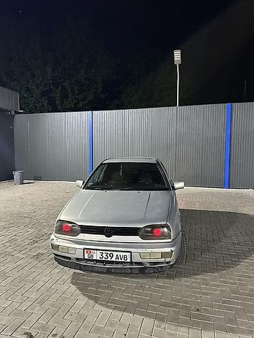 Volkswagen Golf: 1992 г., 1.8 л, Механика, Бензин, Хэтчбэк