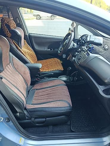 Транспорт: Honda Fit: 2010 г., 1.5 л, Автомат, Бензин, Хэтчбэк — 4