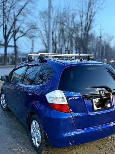 Honda Fit: 2010 г., 1.5 л, Автомат, Бензин, Хэтчбэк