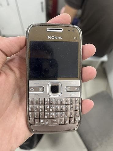 телефон на 10000: Nokia E72 — 3