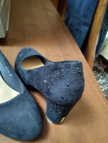 срочно продаю в связи с переездом: Продам туфли каждая пара по 800 сом, брали дороже. 1-2 раз — 2