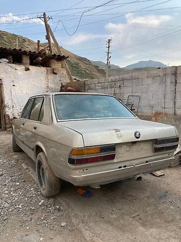 saab 9000: BMW 520: 1983 г., 2 л, Механика, Бензин, Седан — 1