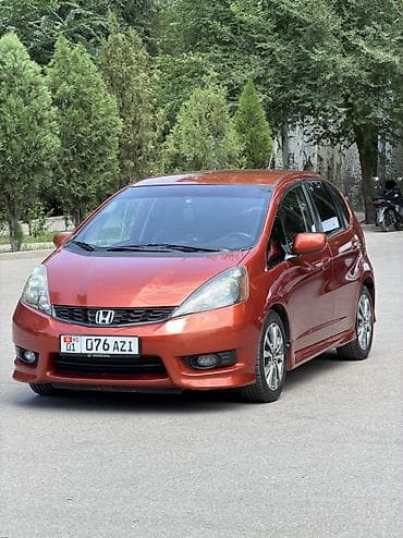ролик на фит: Honda Fit: 2012 г., 1.5 л, Вариатор, Бензин, Хэтчбэк — 2