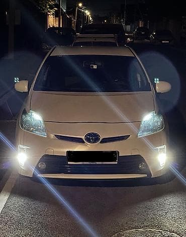 зимняя резина бу: Toyota Prius: 2015 г., 1.8 л, Вариатор, Гибрид, Хэтчбэк — 2