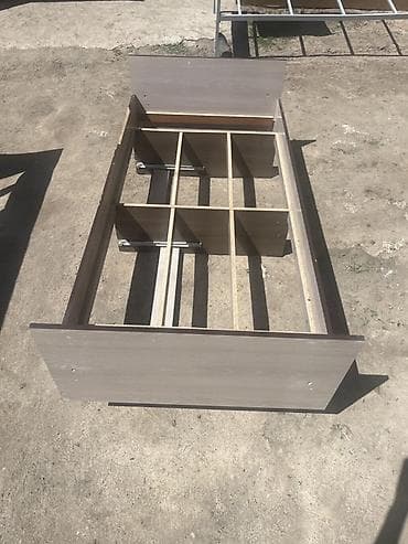 орех дрова: Односпальная кровать с выкатными ящиками и комплектом тонких матрасов — 3