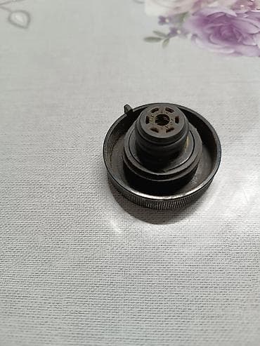 масла авто: Крышка расширительного бочка на Авенсис Версо — 2