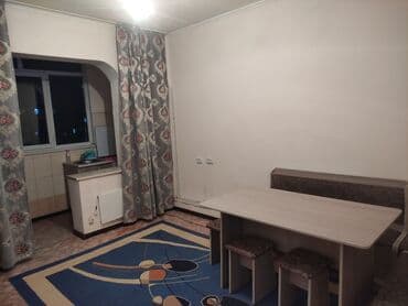 Комнаты: 80 м² — 4