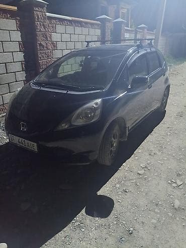 Honda Fit: 2008 г., 1.3 л, Вариатор, Хэтчбэк