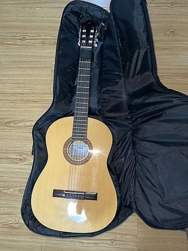 Классическая гитара Yamaha C45K Б/у. Одна струна порвана. В остальном at lalafo.kg Классическая гитара Yamaha C45K Б/у. Одна струна порвана. В остальном