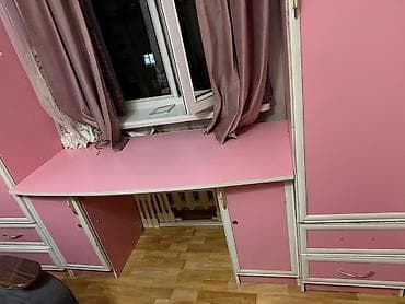 мебел бу бишкек: Детский мебельный комплекс у окна: письменный стол + две высокие — 2