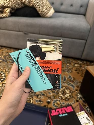 кпоп альбом: Коллекция мерча и альбомов BTS. Состояние отличное,есть скидка Цены — 8