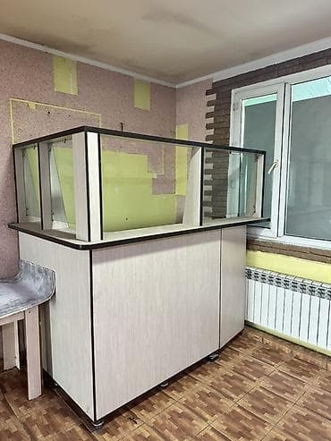 Торговая стойка/прилавок с витринойw ben - Конструкция: угловой
