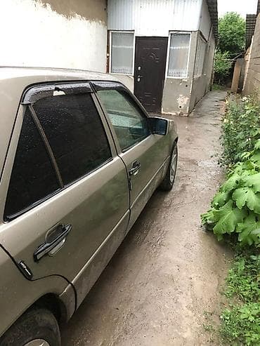 Транспорт: Mercedes-Benz W124: 1991 г., 2 л, Механика, Бензин, Седан — 8