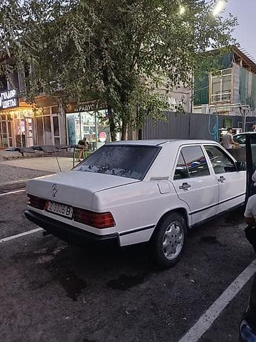 щит прибор на мерс: Mercedes-Benz 190: 1986 г., Седан — 3