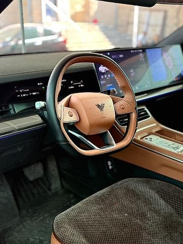 s 550: Voyah : 2024 г., 1.5 л, Автомат, Электромобиль, Кроссовер — 1