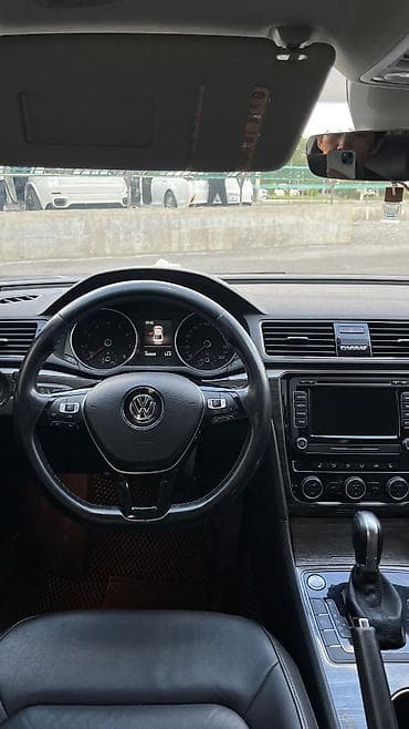 полный комплектация: Volkswagen Passat: 2018 г., 2 л, Бензин — 5