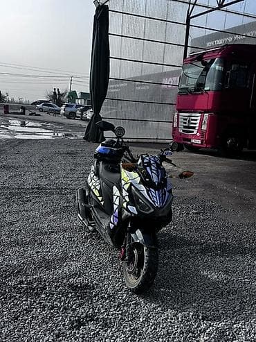 Кумурска мотороллер: Скутер с оригинальным тюнингом кузова Описание: - Городской скутер в — 3