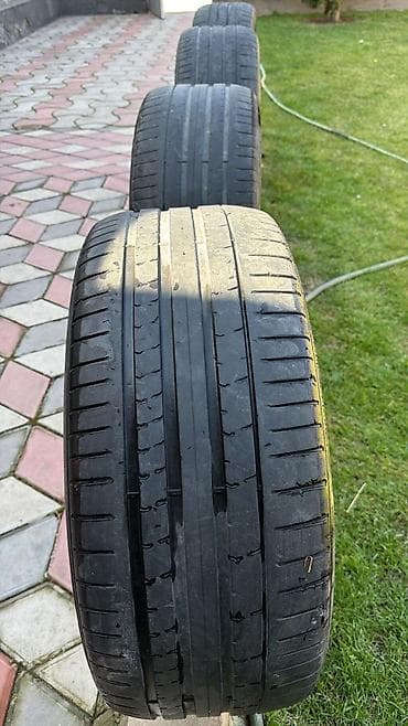 Комплект легковых летних шин 22” - Размер: 275/40 R22 - Индекс