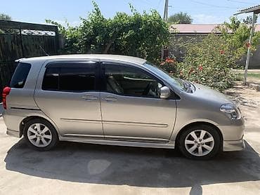 юмузу трактор: Toyota Raum: 2003 г., Автомат, Бензин — 3