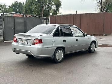 Унаа: Daewoo Nexia: 2011 г., 1.6 л, Кол менен иштөөчү, Бензин, Седан — 5