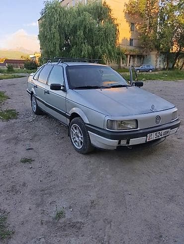 Volkswagen Passat: 1988 г., 1.8 л, Механика, Бензин, Седан — 1