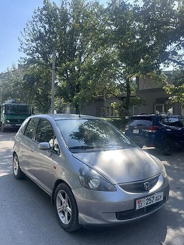 Honda Jazz: 2005 г., 1.3 л, Механика, Бензин, Хэтчбэк — 1