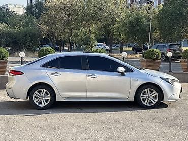 обмен на 4раннер: Toyota Corolla: 2020 г., 1.8 л, Вариатор, Гибрид, Седан — 3