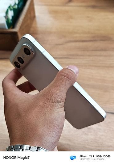 Vivo X300, Б/у, 256 ГБ, цвет - Белый, 2 SIM — 4