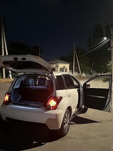 Toyota Ist: 2003 г., 1.3 л, Автомат, Бензин, Хетчбек — 4