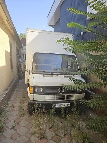 Грузовик, Mercedes-Benz, Стандарт, Б/у — 1