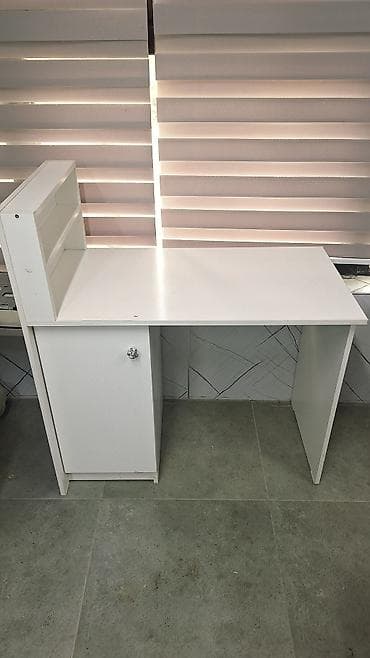 паспорт стол: Маникюрный стол Продаю удобный и вместительный маникюрный стол в — 1