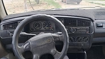 машины голф: Volkswagen Golf: 1993 г., 1.8 л, Механика, Хэтчбэк — 7