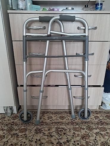 Ходунки, костыли, трости, роллаторы: Складные ходунки на колесах, предназначенные для обеспечения поддержки — 2