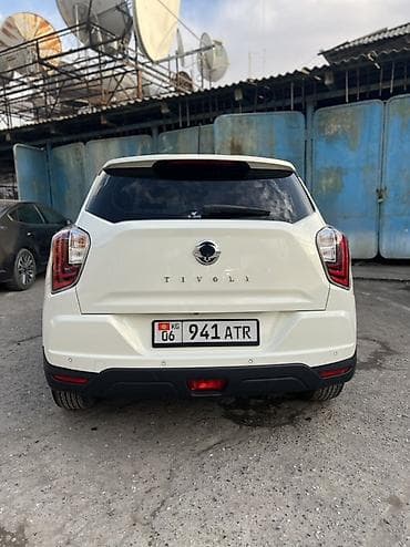 kia k5: Ssangyong Tivoli: 2020 г., 1.5 л, Автомат, Бензин, Кроссовер — 2