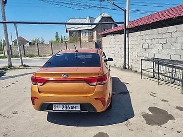 rav4 1995: Kia Rio: 2018 г., Ручные, Хэтчбэк — 8