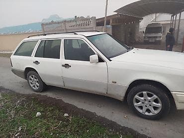 салон мерседес: Mercedes-Benz W124: 1994 г., 2 л, Автомат, Бензин, Универсал — 3