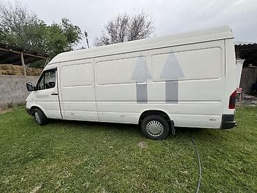 самый большой набор инструментов для авто: Легкий грузовик, Mercedes-Benz — 3