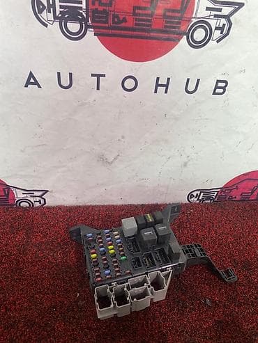 air box: Блок предохранителей Ford 2003 г., Б/у, Оригинал, Япония — 1