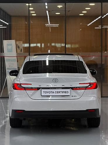 абуди 80: Toyota Camry: 2024 г., 2.5 л, Вариатор, Гибрид, Седан — 6