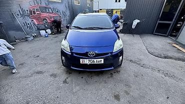 Toyota: Toyota Prius: 2011 г., 1.8 л, Робот, Гибрид, Хэтчбэк — 2