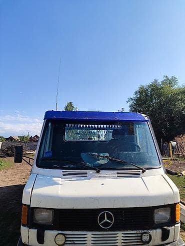 Грузовик, Mercedes-Benz, Стандарт, 4 т, Б/у at lalafo.kg Грузовик, Mercedes-Benz, Стандарт, 4 т, Б/у
